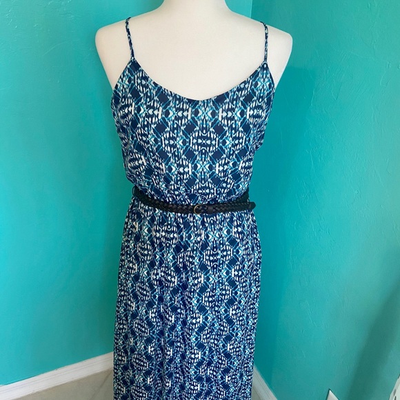 Lily Rose Blue and White Polynesian Maxi Dress - Picture 2 of 8